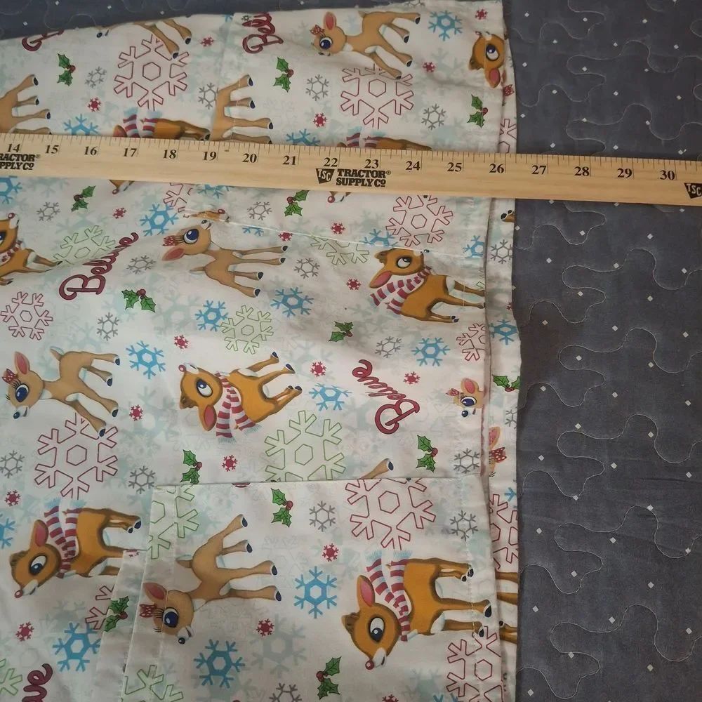Rudolph Christmas Scrub Top size small - Picture 5 of 5